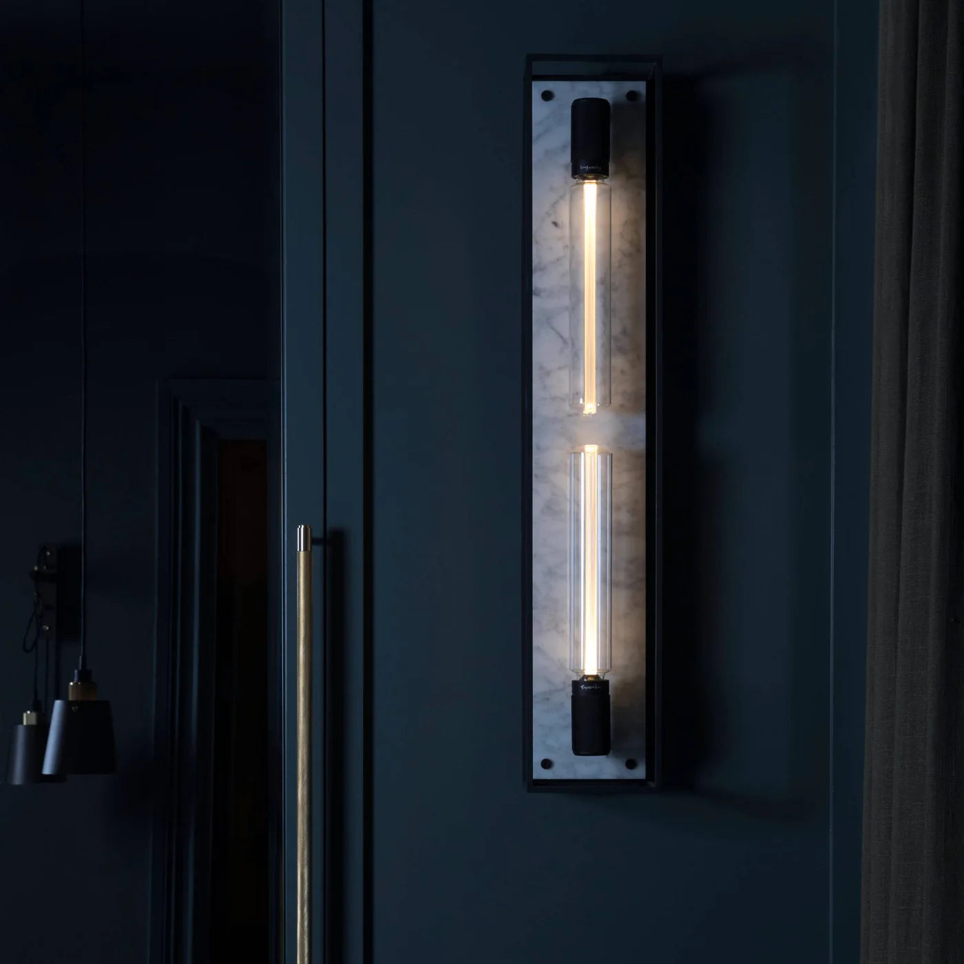 CAGED WALL / X-LARGE / CROSS