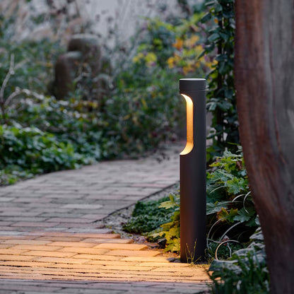 Striking light outbreak in the bollard tube