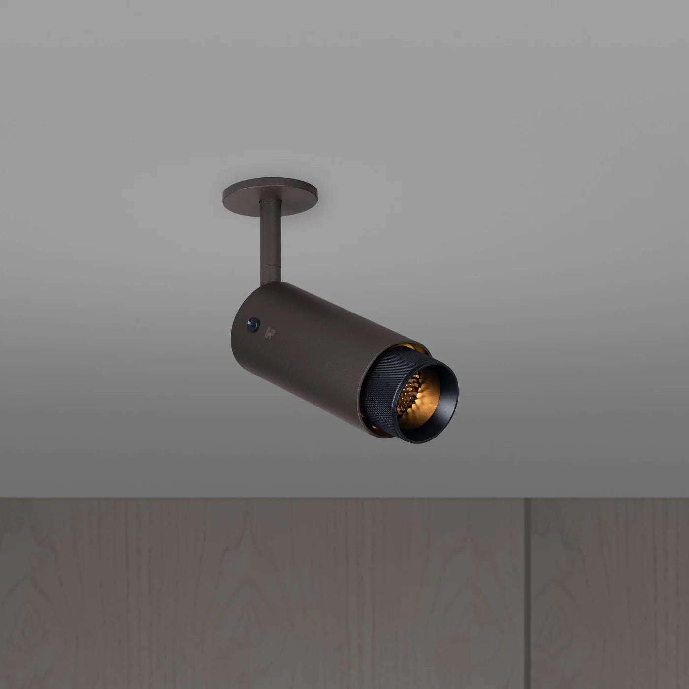 EXHAUST SPOT / CROSS / GRAPHITE